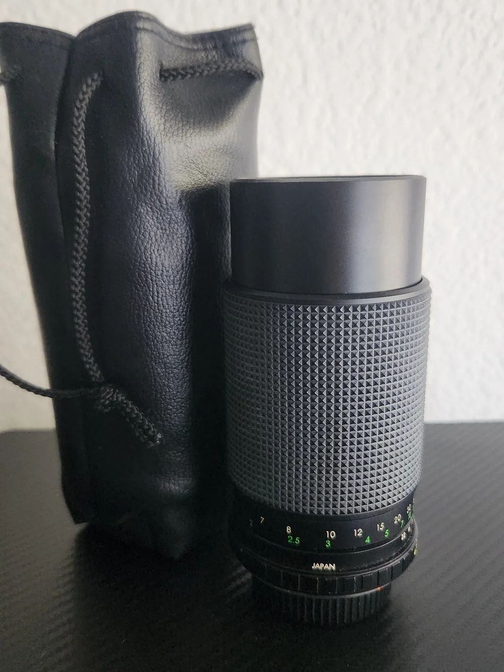 SAKAR MC Zoom / C-Macro 1:4.5 - f=80-200mm with Storage Bag